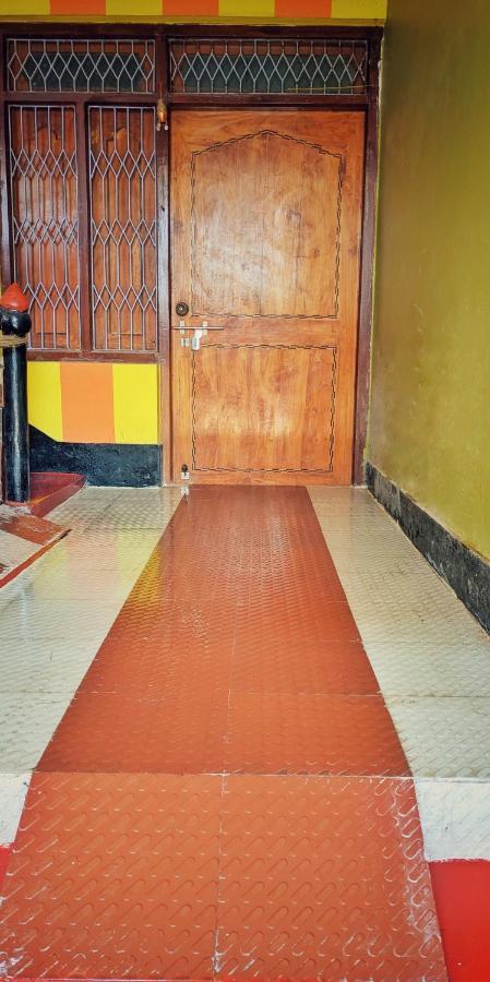 Shree Nivas Homestay ปูรี ภายนอก รูปภาพ