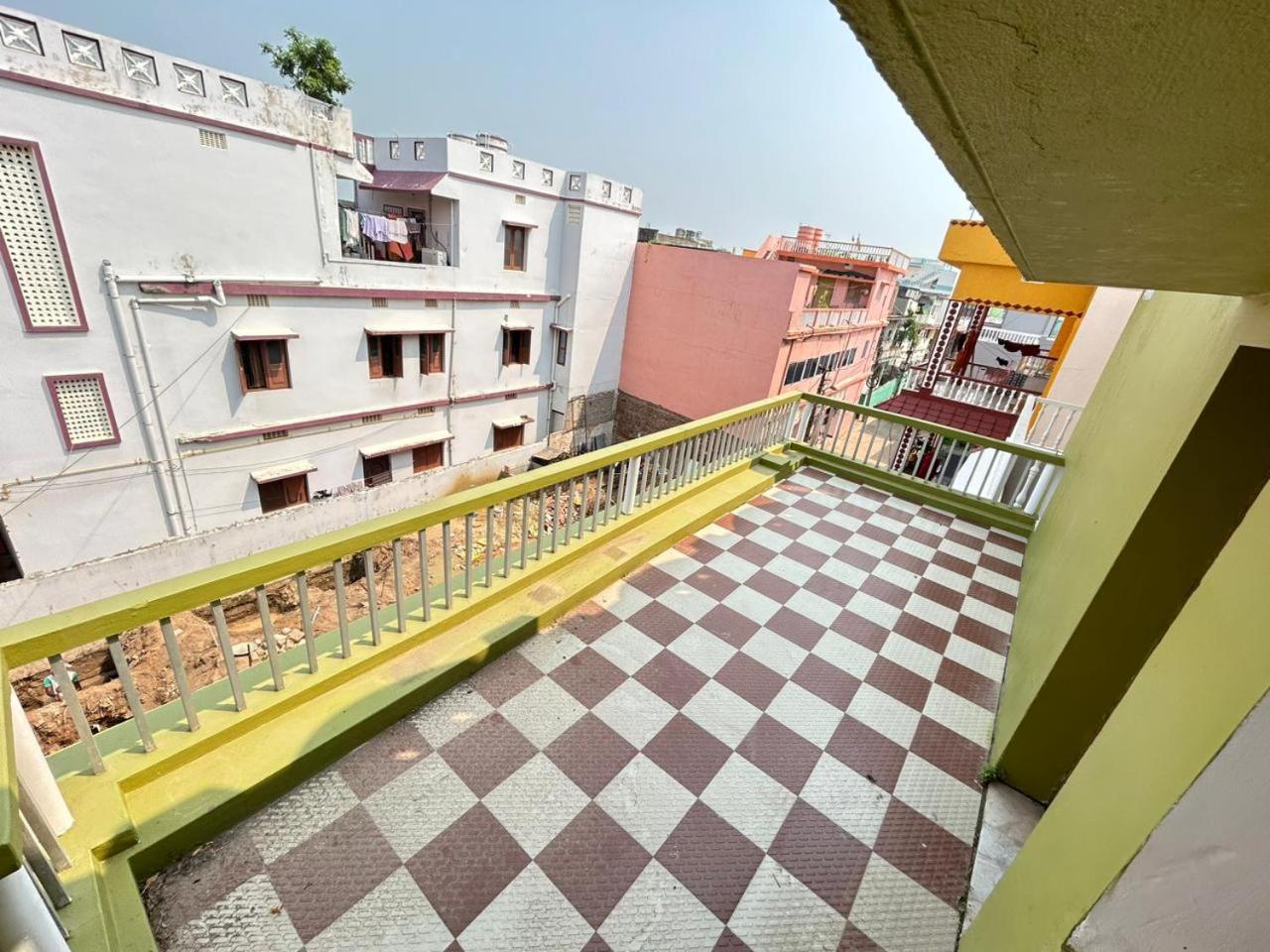 Shree Nivas Homestay ปูรี ภายนอก รูปภาพ